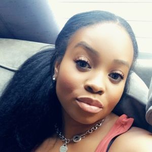 Meet your Posher, Crystal